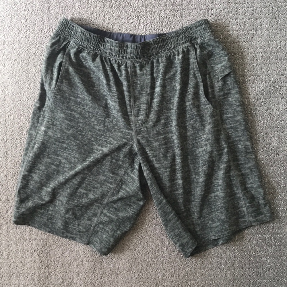 Lululemon heather green shorts large athletic
